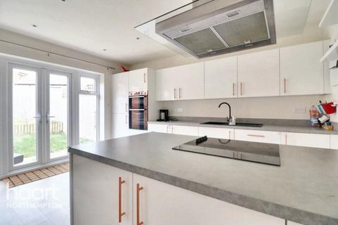 undefined, Richardson Close, Northampton