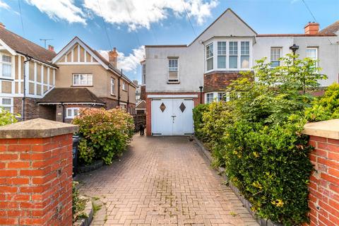 33 Bath Road, Worthing, BN11 3PG