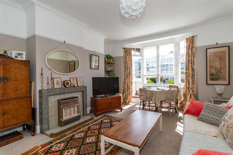 33 Bath Road, Worthing, BN11 3PG