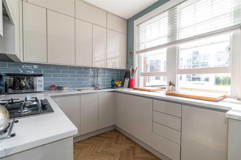 33 Bath Road, Worthing, BN11 3PG