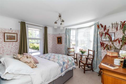 33 Bath Road, Worthing, BN11 3PG