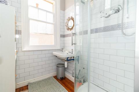 33 Bath Road, Worthing, BN11 3PG