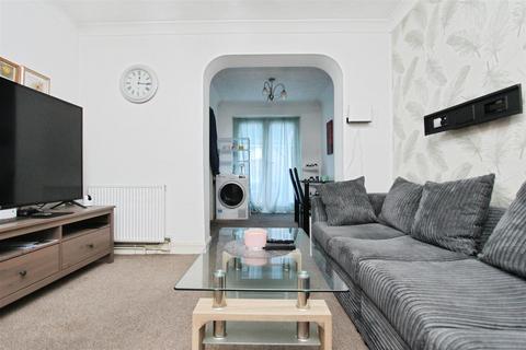 2 bedroom semi-detached house for sale, Harrier Drive, Sittingbourne, Kent