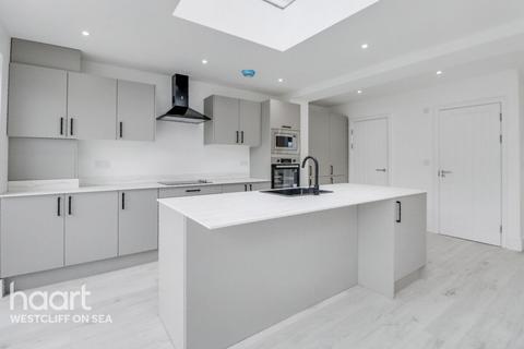 3 bedroom semi-detached bungalow for sale, Thornford Gardens, Southend-On-Sea