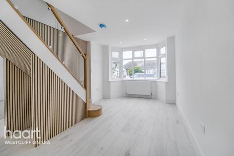 3 bedroom semi-detached bungalow for sale, Thornford Gardens, Southend-On-Sea