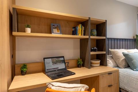 1 bedroom in a flat share to rent, Surrey Street, Bristol BS2