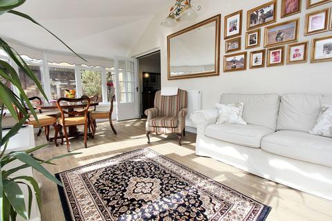 28 Glyn Y Gog, Rhoose, Barry, CF62 3LJ