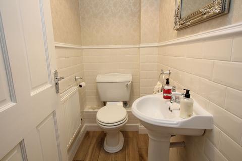 28 Glyn Y Gog, Rhoose, Barry, CF62 3LJ