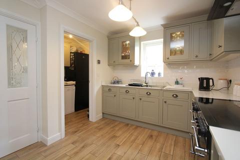 28 Glyn Y Gog, Rhoose, Barry, CF62 3LJ