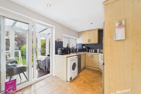 undefined, Leighton Buzzard LU7