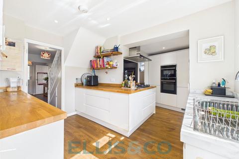 5 Arne Close, Tonbridge, TN10 4DH