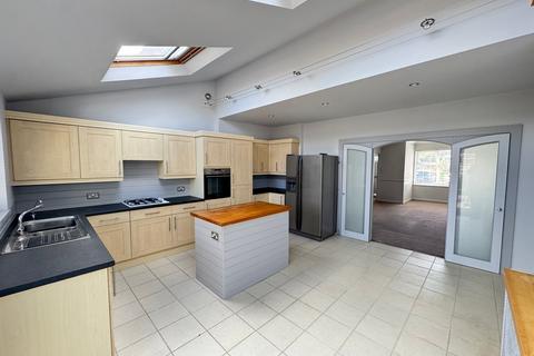 3 bedroom terraced house for sale, Shaftesbury Crescent, Staines-upon-Thames TW18