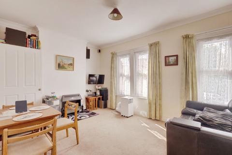 1 bedroom apartment for sale, North Road, Westcliff-on-Sea, SS0