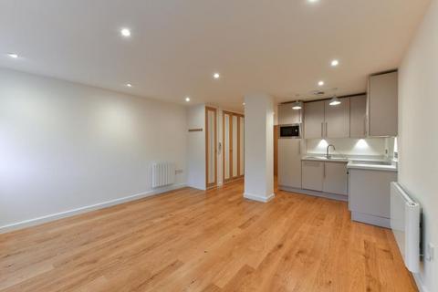 undefined, Broadway, Woking GU21