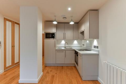 undefined, Broadway, Woking GU21