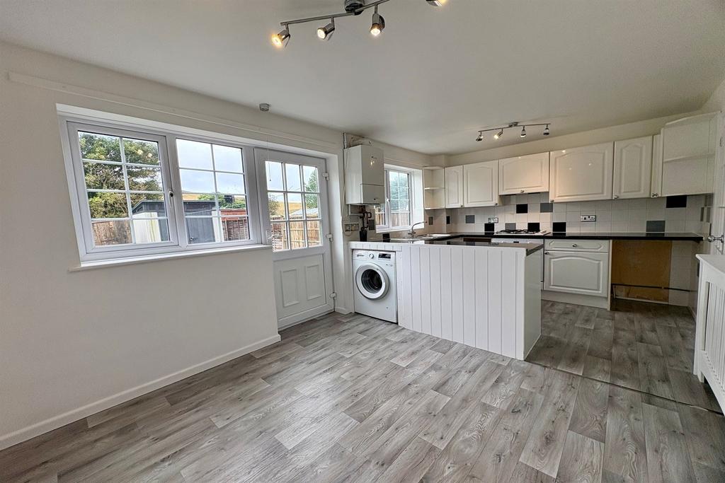 Dining kitchen