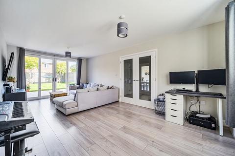 3 bedroom detached house for sale, Chestnut Drive, Thakeham, RH20