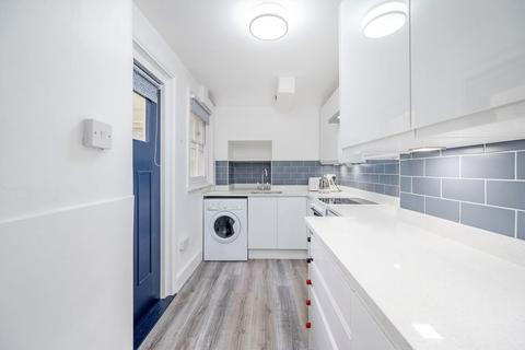 1 bedroom flat for sale, Ennismore Gardens, London SW7