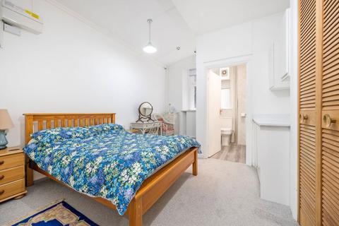 1 bedroom flat for sale, Ennismore Gardens, London SW7