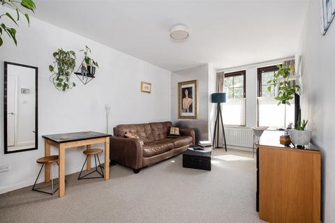 1 bedroom ground floor flat for sale, York Road, Acton W3