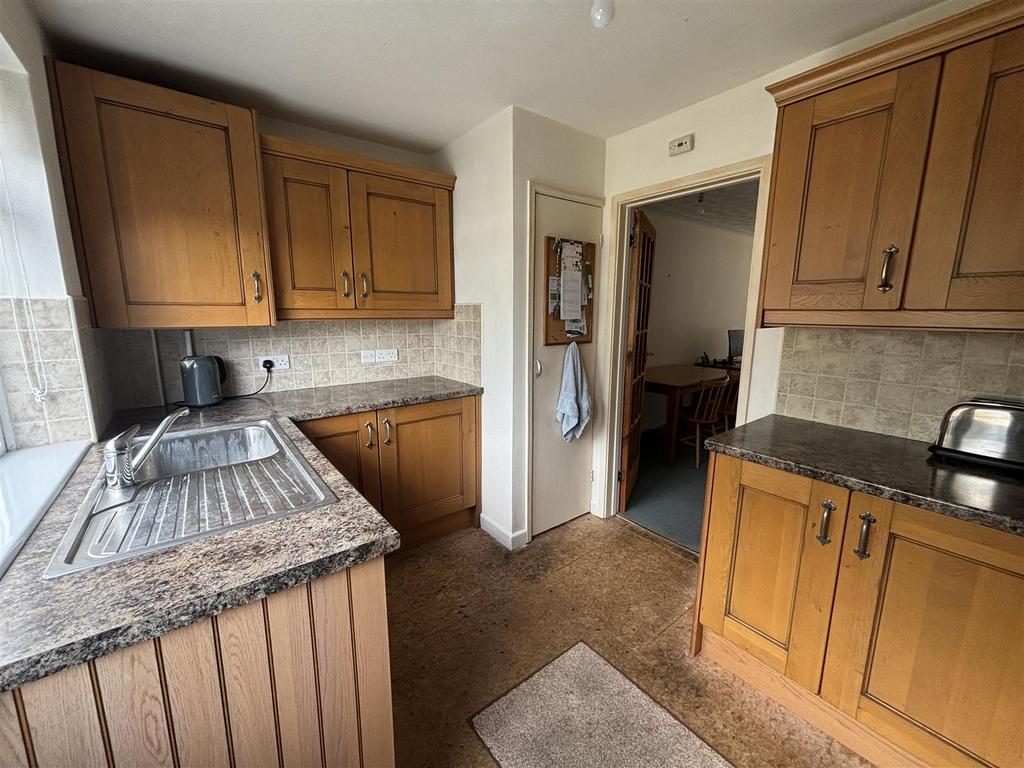 Kitchen.,..jpg