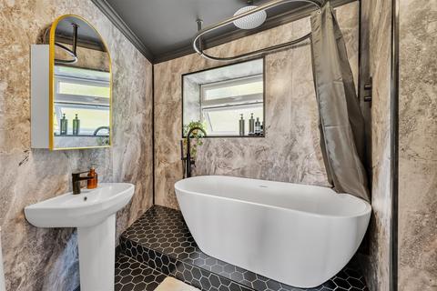 2 bedroom house for sale, The Hollow, Holloway DE4