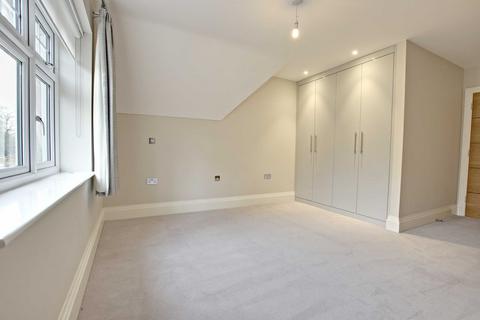 undefined, Coombehurst Close, Barnet, EN4