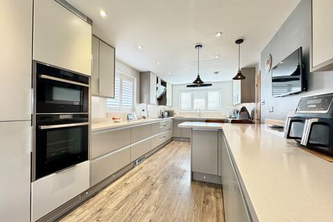 4 bedroom detached house for sale, Dickens Drive, Whiteley