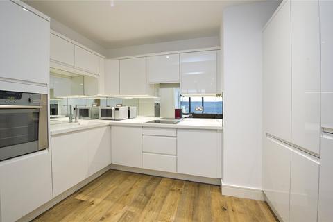 3 bedroom apartment to rent, City Walk, London SE1