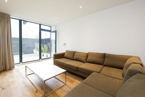 3 bedroom flat to rent, City Walk, London SE1
