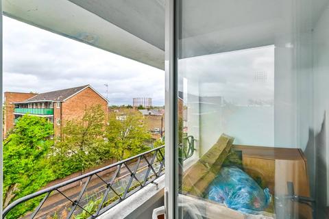 3 bedroom flat for sale, Caledon Road, East Ham, London, E6