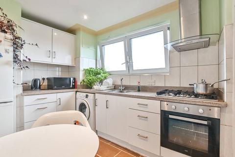3 bedroom flat for sale, Caledon Road, East Ham, London, E6