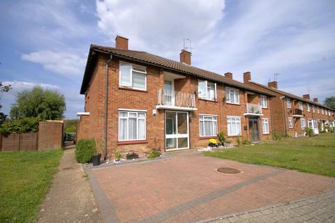 2 bedroom maisonette for sale, Ellement Close, Pinner HA5
