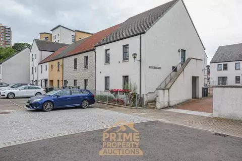 2 bedroom flat for sale