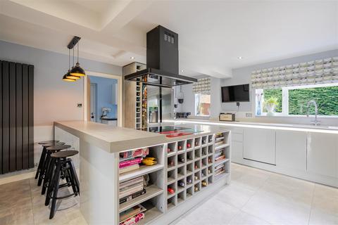 undefined, Slough Road, Datchet
