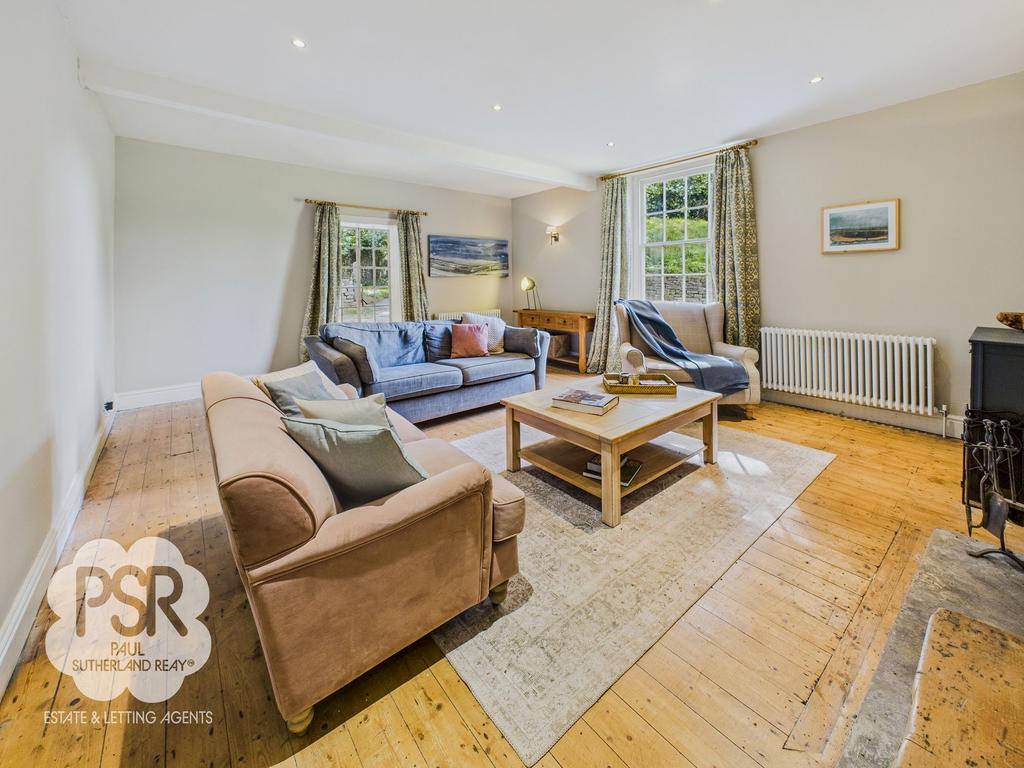 11 - Sitting Room