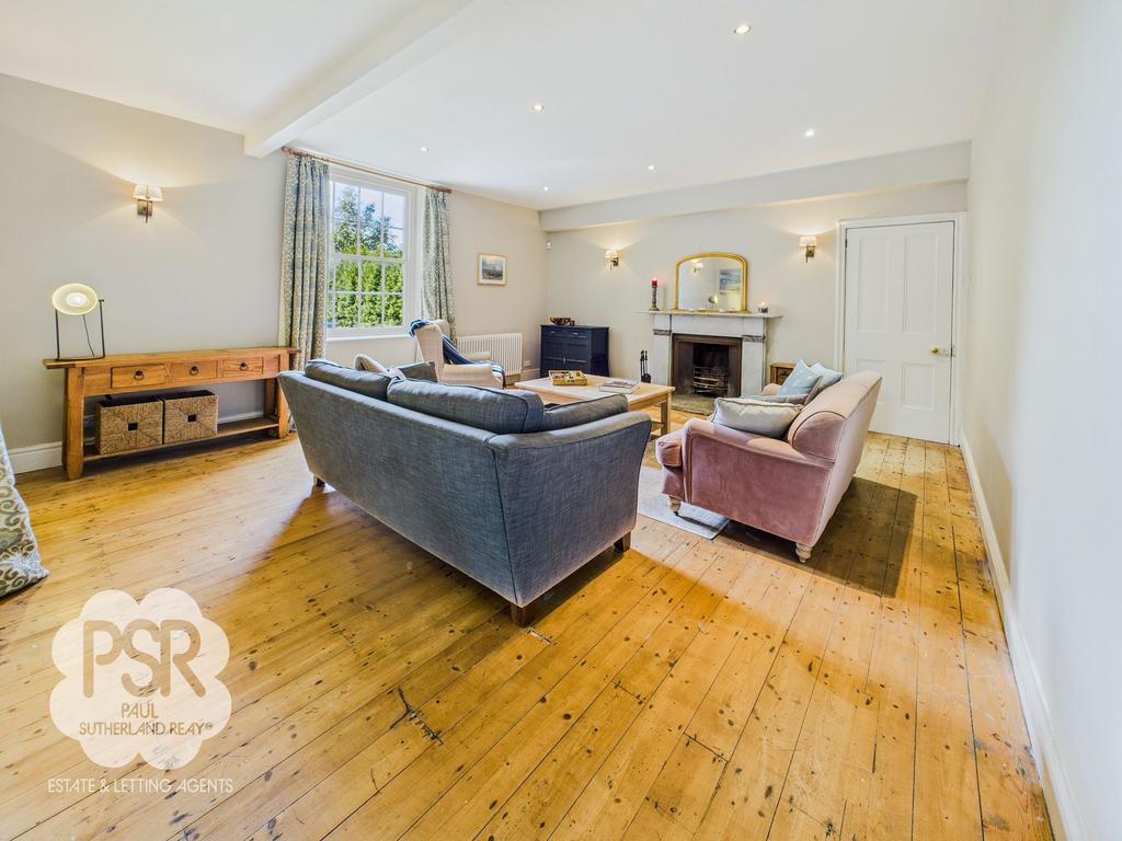 13 - Sitting Room