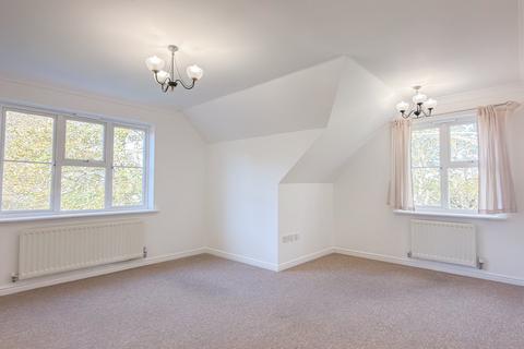 2 bedroom flat to rent, Branksome, Poole
