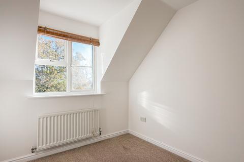 2 bedroom flat to rent, Branksome, Poole