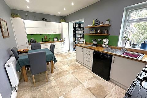 84 Brecks Crescent, Rotherham, S65 3HU