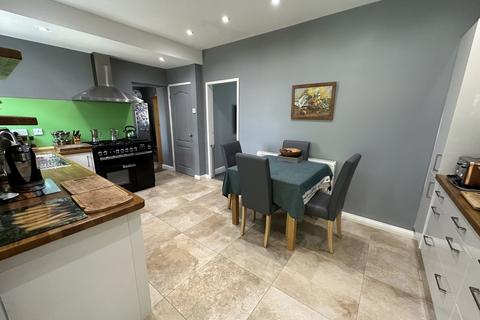 84 Brecks Crescent, Rotherham, S65 3HU