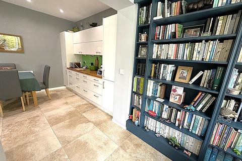 84 Brecks Crescent, Rotherham, S65 3HU