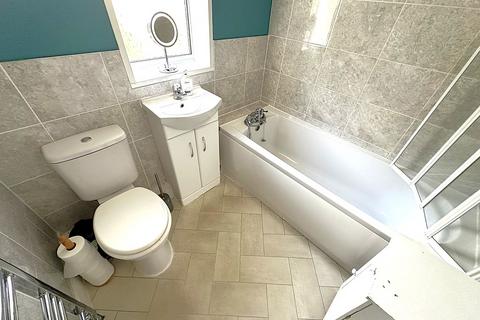 84 Brecks Crescent, Rotherham, S65 3HU