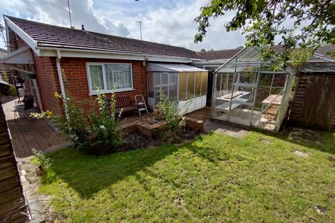 2 bedroom semi-detached bungalow for sale, St. Andrews Drive, Kidsgrove, Stoke-on-Trent