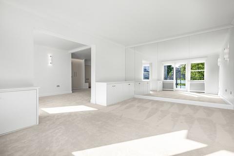 3 bedroom apartment to rent, Kingston House South, Ennismore Gardens, SW7
