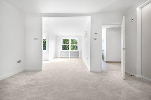 3 bedroom apartment to rent, Kingston House South, Ennismore Gardens, SW7