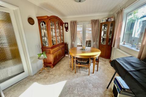 2 bedroom detached bungalow for sale, Bourne Road, Spalding