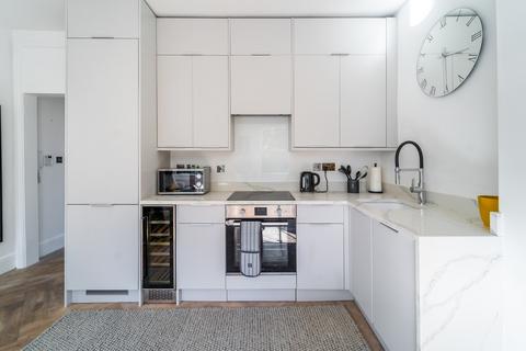 2 bedroom apartment for sale, Caledonian Road, Islington, London, N1
