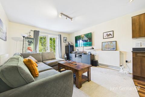 12 Chamberlain Close, Uttoxeter, ST14 8ET