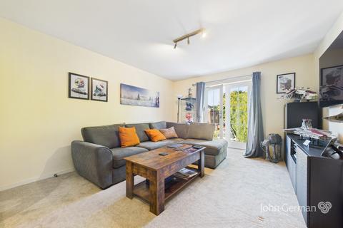 12 Chamberlain Close, Uttoxeter, ST14 8ET